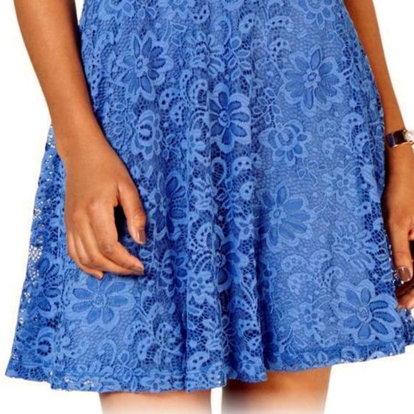 BCX Scalloped Sleeveless Lace Cocktail Dress - Picture 3 of 4